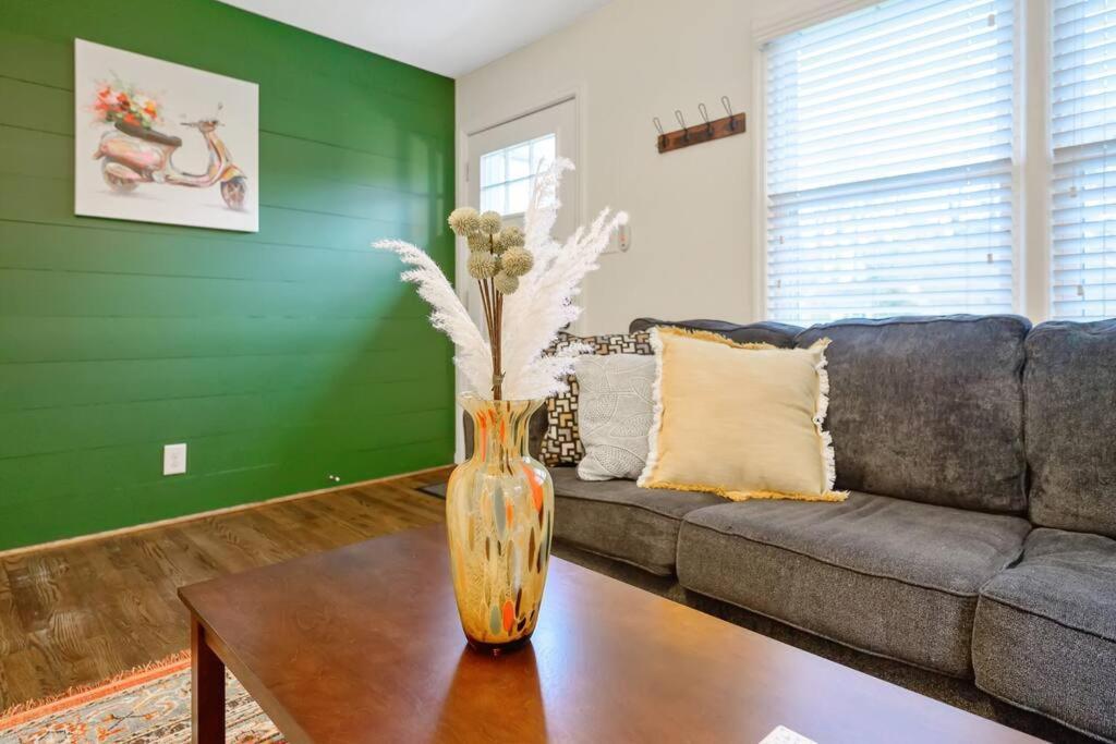 Cozy 3 Bedroom Cottage With Huge Fenced-In Yard Raleigh Eksteriør bilde